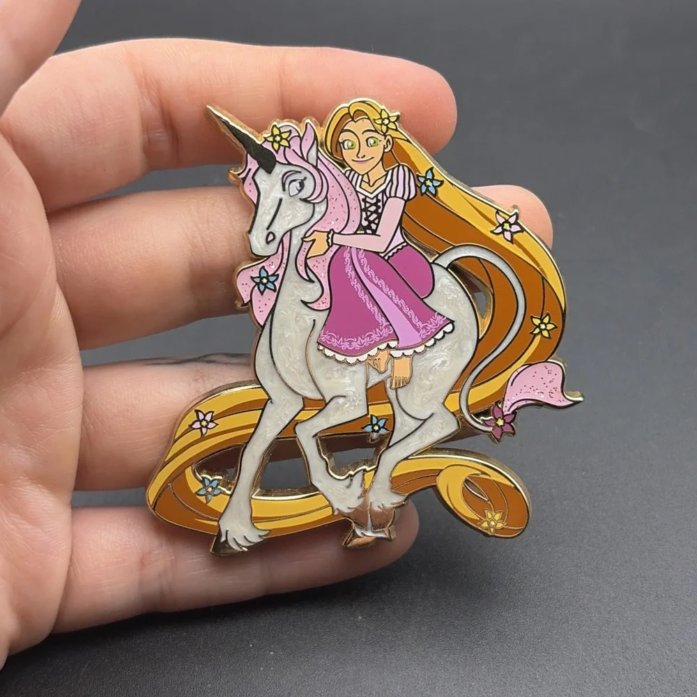 Disney Tangled Rapunzel On A Unicorn Horse Lapel Hat Pin Limited Edition 50 - Picture 1 of 3
